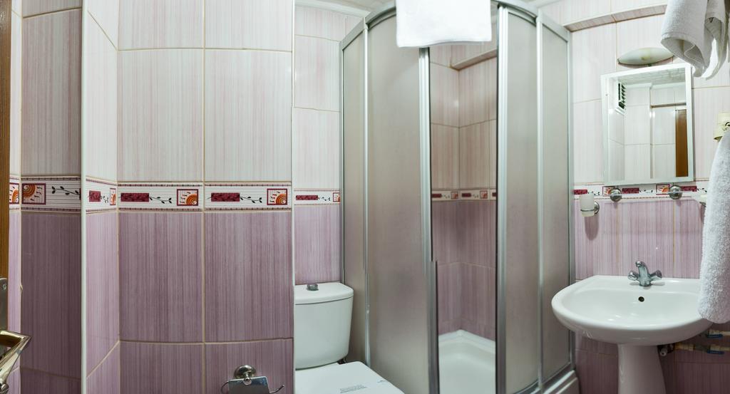 Beyaz Kugu Hotel Istanbul Exterior photo